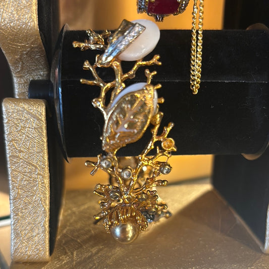 Gold metallic leaves